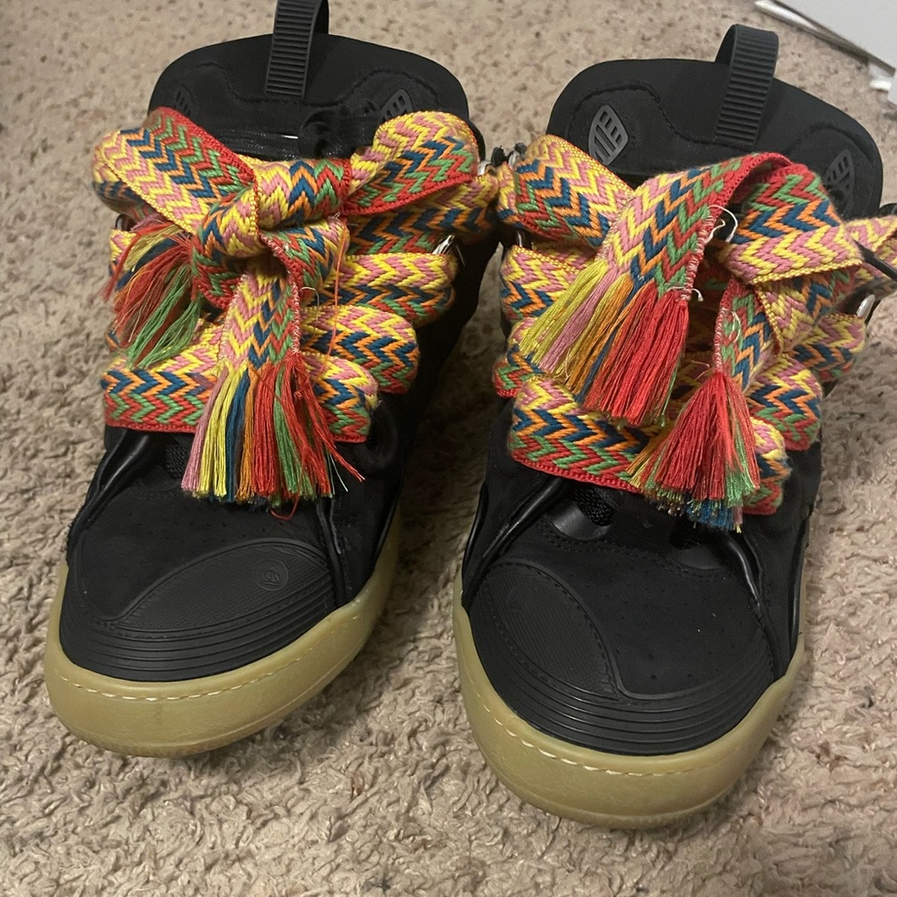 Lanvin curb